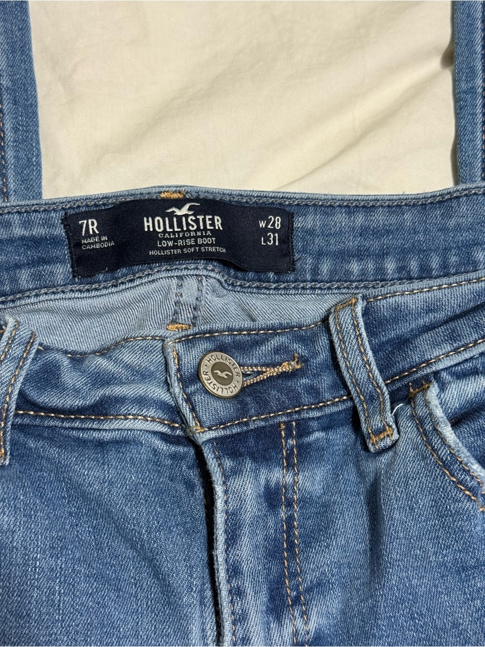 Hollister women’s Low-Rise Bootcut Jeans - Medium Blue Denim